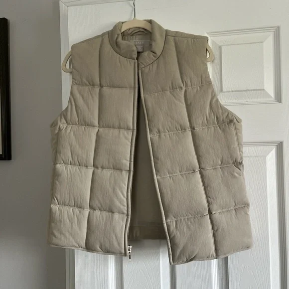 J.Crew Women's Beige Puffer Vest - Picture 1 of 4